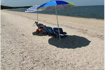 48 Oakhurst Road, Hampton Bays, NY 11946 - Photo 5