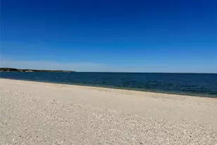 48 Oakhurst Rd, Hampton Bays, NY 11946 - Photo 3