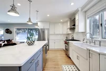 24 Hillcrest Avenue, Roslyn, NY 11576 - Photo 7