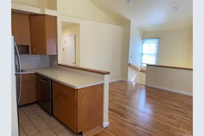 8 Hickory Road, Port Washington, NY 11050 - Photo 5