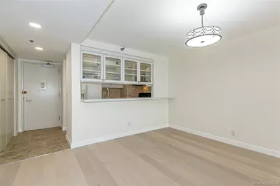 88 Cuttermill Road #418, Great Neck, NY 11021 - Photo 9