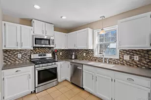 35 Wood St, Poughkeepsie, NY 12603 - Photo 21