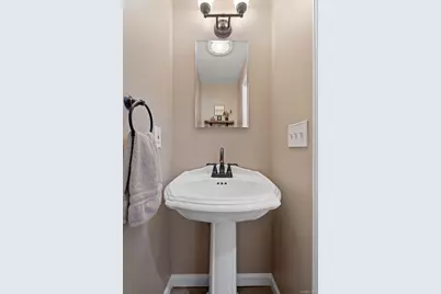 35 Wood Street, Poughkeepsie, NY 12603 - Photo 23