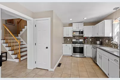 35 Wood Street, Poughkeepsie, NY 12603 - Photo 19