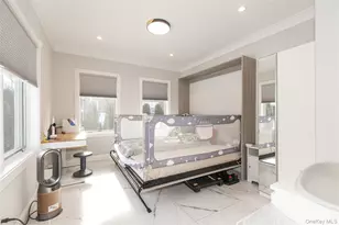 66 Essex Rd, Great Neck, NY 11023 - Photo 13