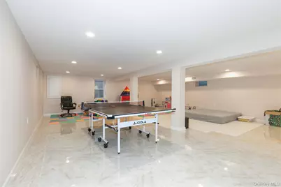 66 Essex Road, Great Neck, NY 11023 - Photo 27