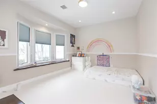 66 Essex Rd, Great Neck, NY 11023 - Photo 23