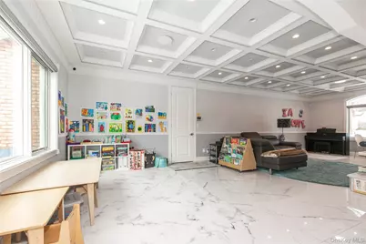 66 Essex Road, Great Neck, NY 11023 - Photo 15