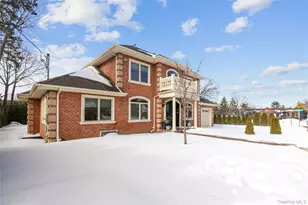 66 Essex Rd, Great Neck, NY 11023 - Photo 3