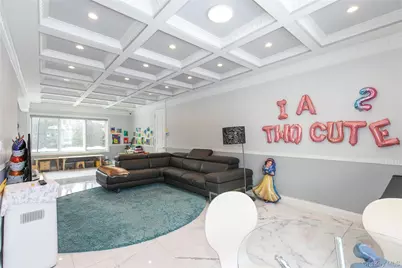 66 Essex Road, Great Neck, NY 11023 - Photo 11