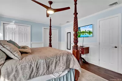 96 Brooksite Drive, Smithtown, NY 11787 - Photo 19