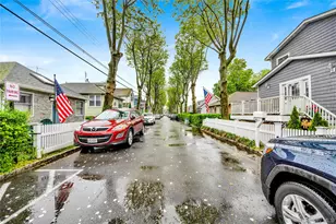 9 Magnolia Pl, Bronx, NY 10465 - Photo 11