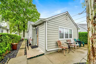 9 Magnolia Pl, Bronx, NY 10465 - Photo 1