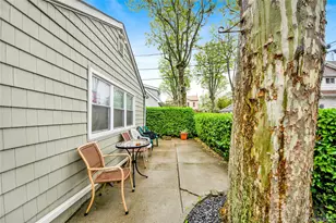 9 Magnolia Pl, Bronx, NY 10465 - Photo 11