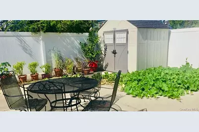 13107 107th Avenue, Richmond Hill, NY 11419 - Photo 3