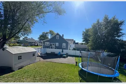 815 S 4th Street, Lindenhurst, NY 11757 - Photo 29