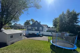 815 S 4th St, Lindenhurst, NY 11757 - Photo 29