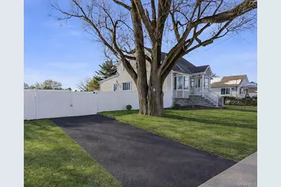 815 S 4th Street, Lindenhurst, NY 11757 - Photo 3