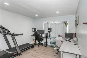 815 S 4th St, Lindenhurst, NY 11757 - Photo 15