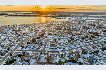 1981 Cynthia Lane, Merrick, NY 11566 - Photo 37