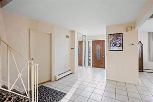 1981 Cynthia Ln, Merrick, NY 11566 - Photo 3