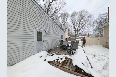 17 Oneida Avenue, Selden, NY 11784 - Photo 11