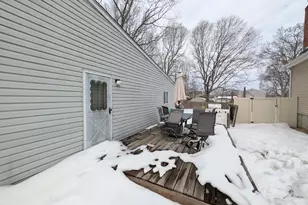 17 Oneida Ave, Selden, NY 11784 - Photo 11