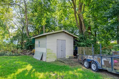 75 Oak Street, Amityville, NY 11701 - Photo 5