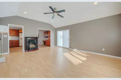 840 Jerusalem Avenue, Merrick, NY 11566 - Photo 19