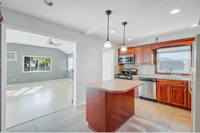 840 Jerusalem Avenue, Merrick, NY 11566 - Photo 13