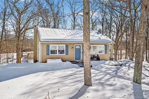 51 E Green Rd, Rock Tavern, NY 12575 - Photo 3