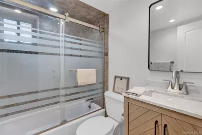 512 Links Drive E, Oceanside, NY 11572 - Photo 11