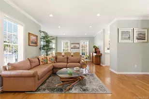 6 Empire Ct, Dix Hills, NY 11746 - Photo 3