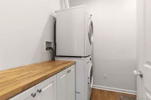 6 Empire Ct, Dix Hills, NY 11746 - Photo 19