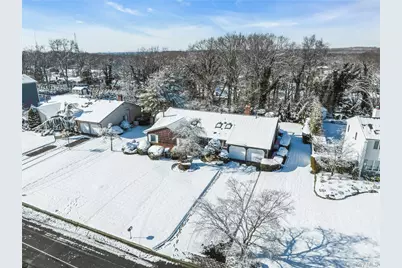 61 Hofstra Drive, Plainview, NY 11803 - Photo 33