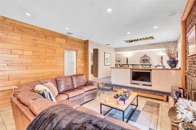 61 Hofstra Drive, Plainview, NY 11803 - Photo 11