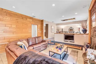 61 Hofstra Dr, Plainview, NY 11803 - Photo 11