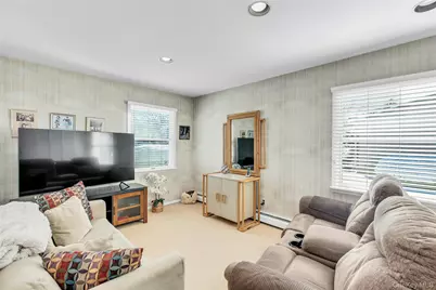 61 Hofstra Drive, Plainview, NY 11803 - Photo 21