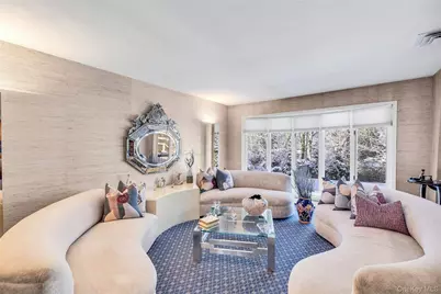 61 Hofstra Drive, Plainview, NY 11803 - Photo 7