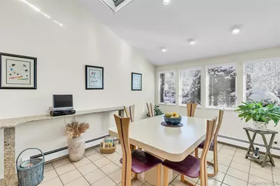 61 Hofstra Drive, Plainview, NY 11803 - Photo 13