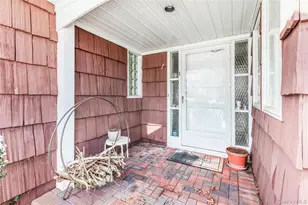 61 Hofstra Dr, Plainview, NY 11803 - Photo 3