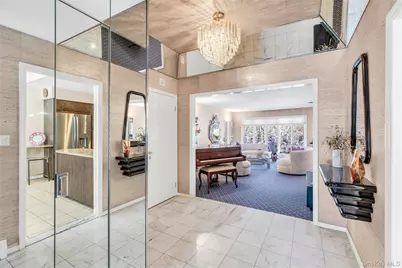 61 Hofstra Drive, Plainview, NY 11803 - Photo 5