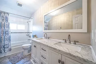 10 Alpine Ct, Smithtown, NY 11787 - Photo 27