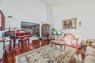 10 Alpine Ct, Smithtown, NY 11787 - Photo 9