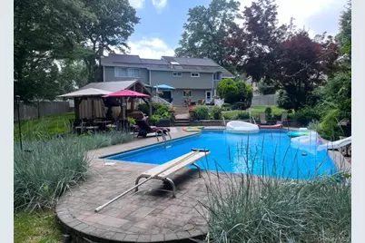 10 Alpine Court, Smithtown, NY 11787 - Photo 45
