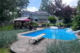 10 Alpine Ct, Smithtown, NY 11787 - Photo 45