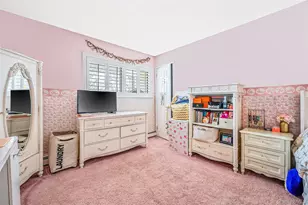 10 Alpine Ct, Smithtown, NY 11787 - Photo 23