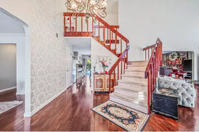 10 Alpine Court, Smithtown, NY 11787 - Photo 7
