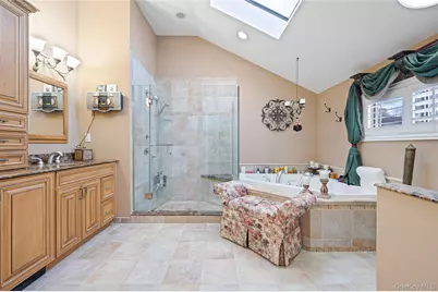 10 Alpine Court, Smithtown, NY 11787 - Photo 33