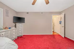 10 Alpine Ct, Smithtown, NY 11787 - Photo 29